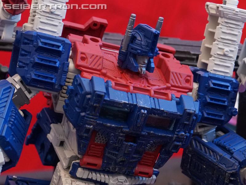 SDCC 2018: Transformers War for Cybertron SIEGE products - Transformers Event: DSC05987b