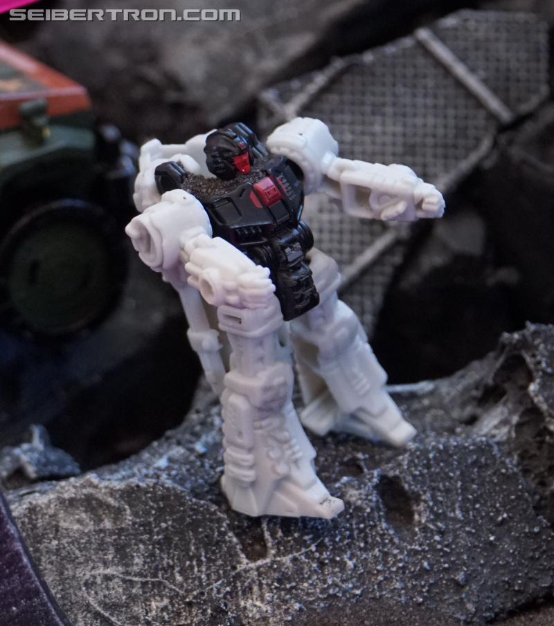 SDCC 2018: Transformers War for Cybertron SIEGE products - Transformers Event: DSC05988a