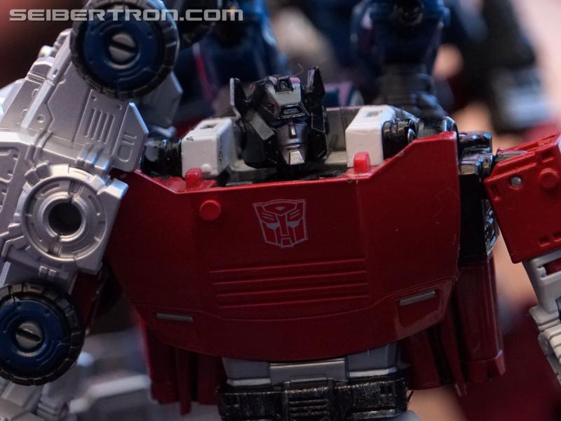 SDCC 2018: Transformers War for Cybertron SIEGE products - Transformers Event: DSC05990a