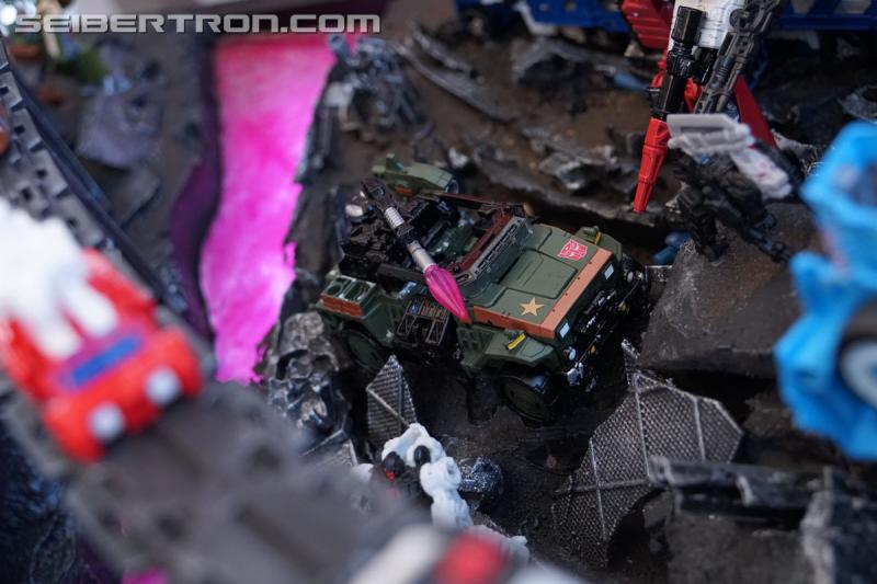 SDCC 2018: Transformers War for Cybertron SIEGE products - Transformers Event: DSC05998