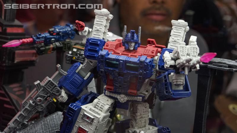 SDCC 2018: Transformers War for Cybertron SIEGE products - Transformers Event: DSC06835
