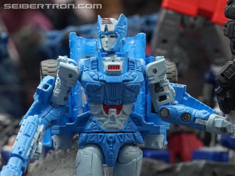 SDCC 2018: Transformers War for Cybertron SIEGE products - Transformers Event: DSC06837b