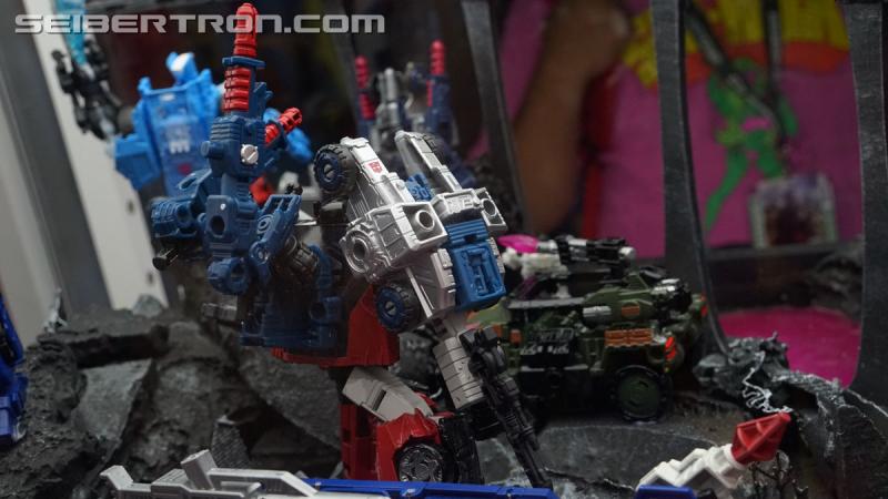 SDCC 2018: Transformers War for Cybertron SIEGE products - Transformers Event: DSC06845