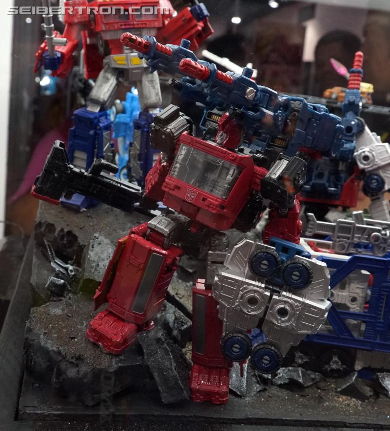 SDCC 2018: Transformers War for Cybertron SIEGE products - Transformers Event: DSC06846a