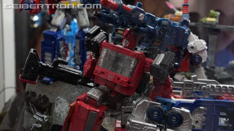 SDCC 2018: Transformers War for Cybertron SIEGE products - Transformers Event: DSC06847