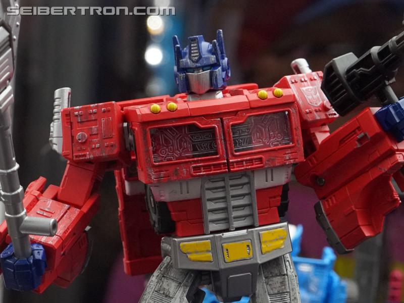 SDCC 2018: Transformers War for Cybertron SIEGE products - Transformers Event: DSC06848a