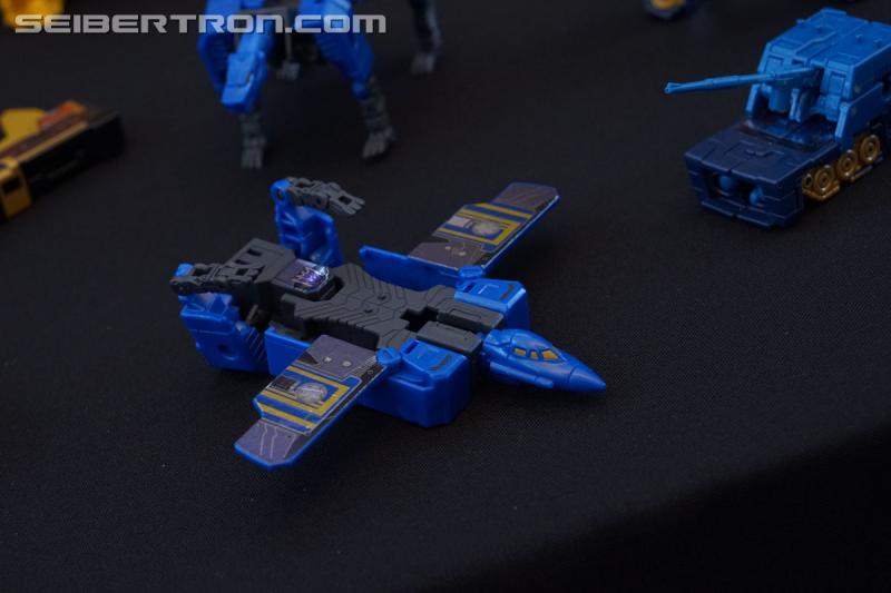 SDCC 2018: Bumblebee Movie Target exclusive products - Transformers Event: DSC06128