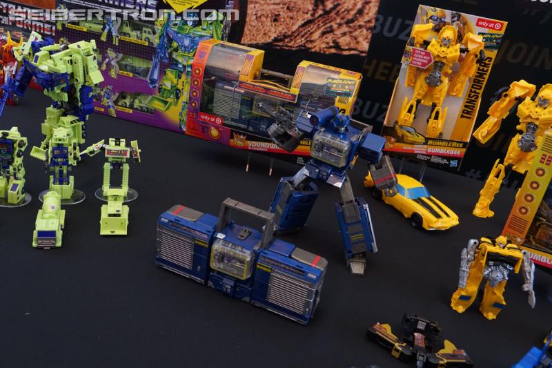 SDCC 2018: Bumblebee Movie Target exclusive products - Transformers Event: DSC06144