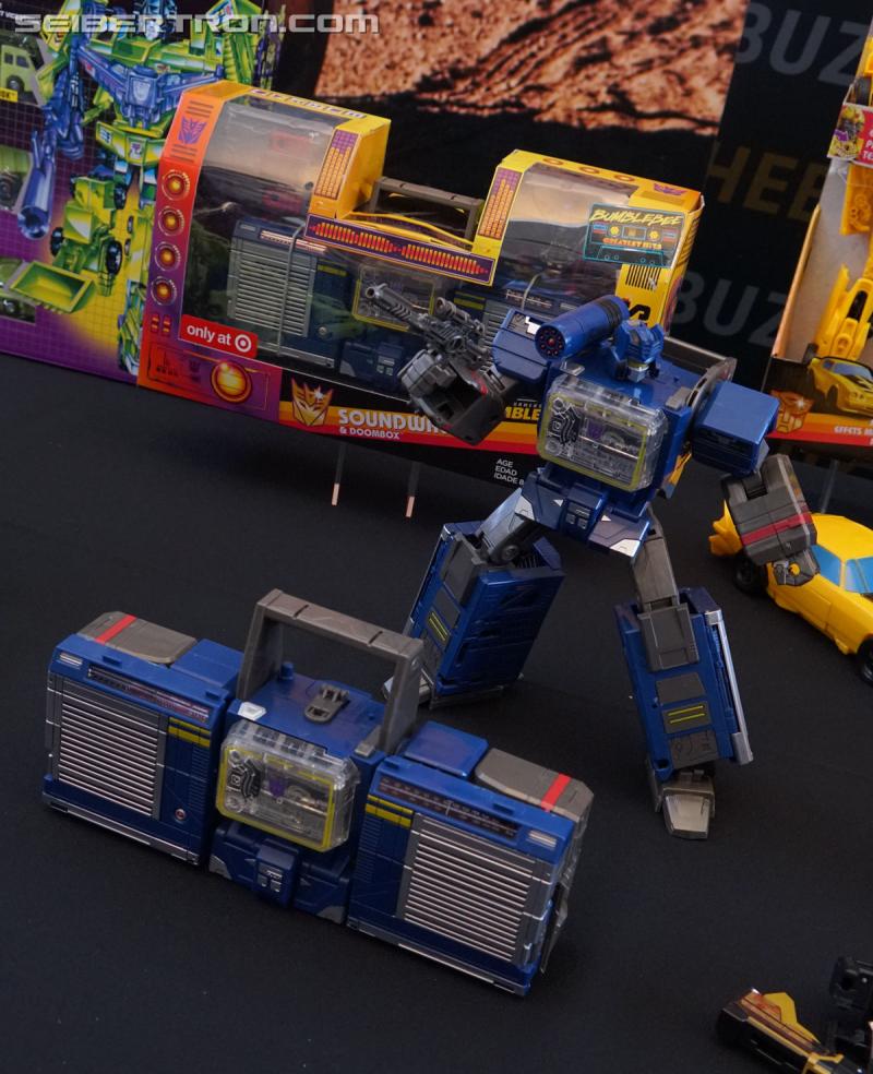 SDCC 2018: Bumblebee Movie Target exclusive products - Transformers Event: DSC06144a