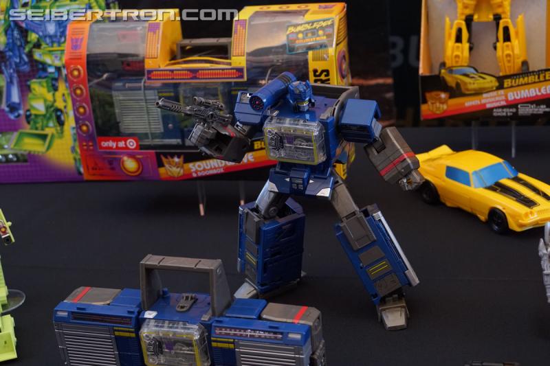 SDCC 2018: Bumblebee Movie Target exclusive products - Transformers Event: DSC06146