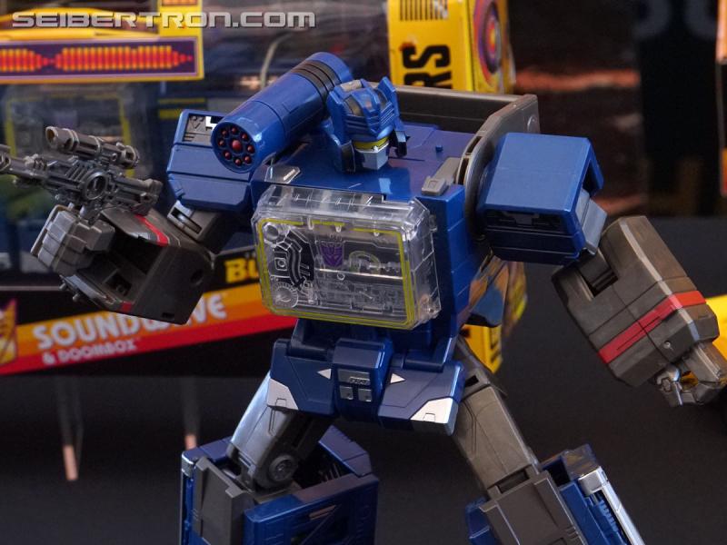 SDCC 2018: Bumblebee Movie Target exclusive products - Transformers Event: DSC06146b