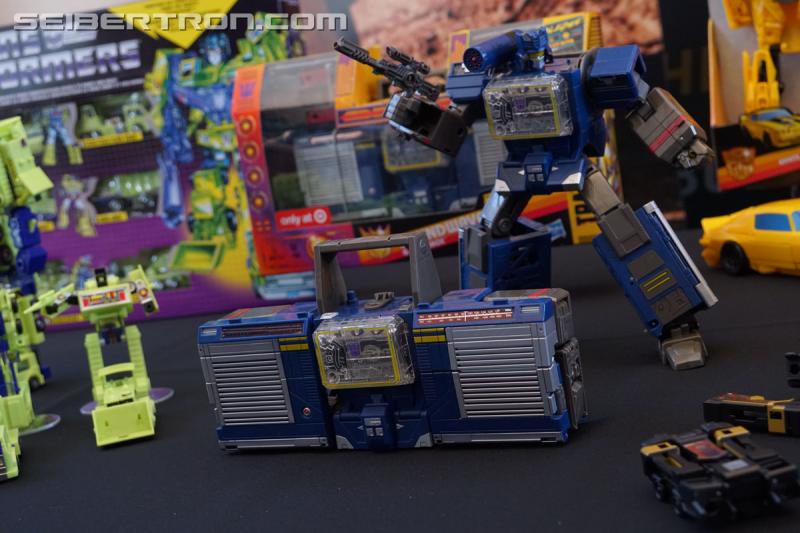 SDCC 2018: Bumblebee Movie Target exclusive products - Transformers Event: DSC06149