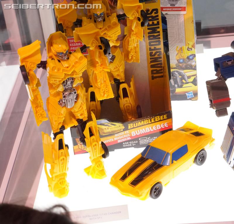 SDCC 2018: Bumblebee Movie Target exclusive products - Transformers Event: DSC06320