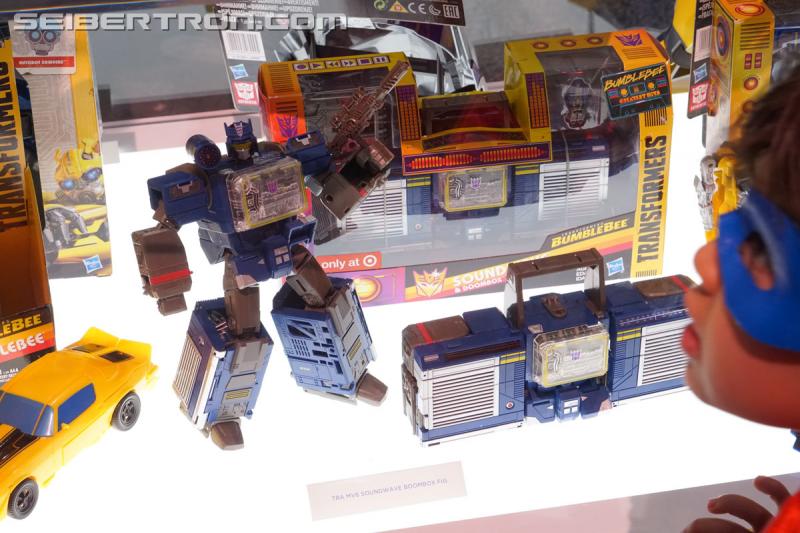 SDCC 2018: Bumblebee Movie Target exclusive products - Transformers Event: DSC06321
