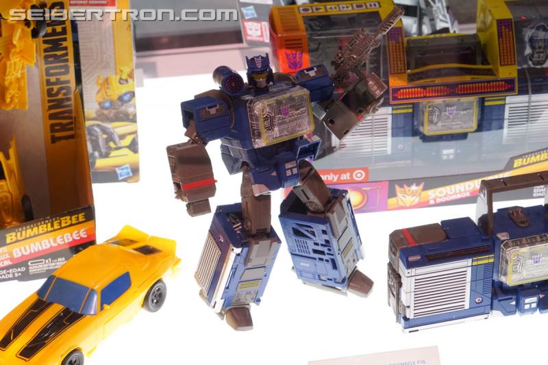 SDCC 2018: Bumblebee Movie Target exclusive products - Transformers Event: DSC06322