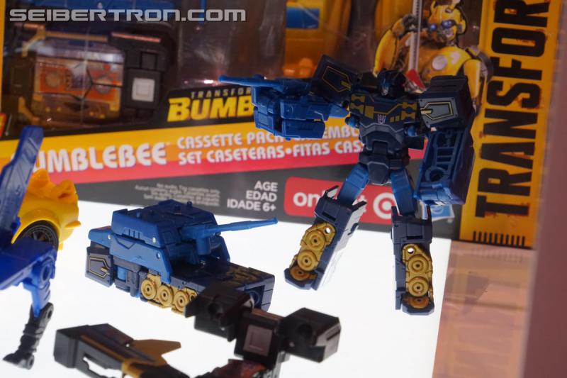 SDCC 2018: Bumblebee Movie Target exclusive products - Transformers Event: DSC06332