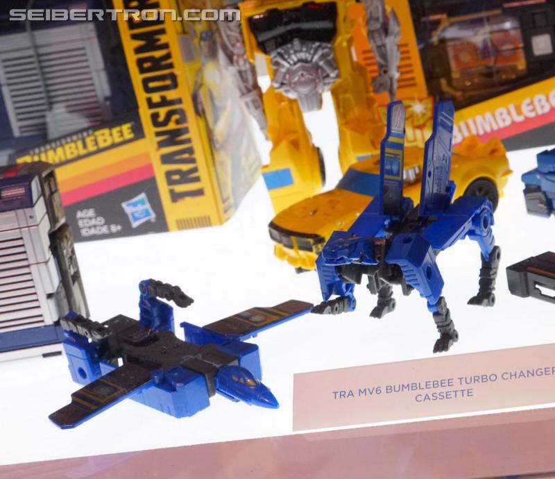 SDCC 2018: Bumblebee Movie Target exclusive products - Transformers Event: DSC06335a