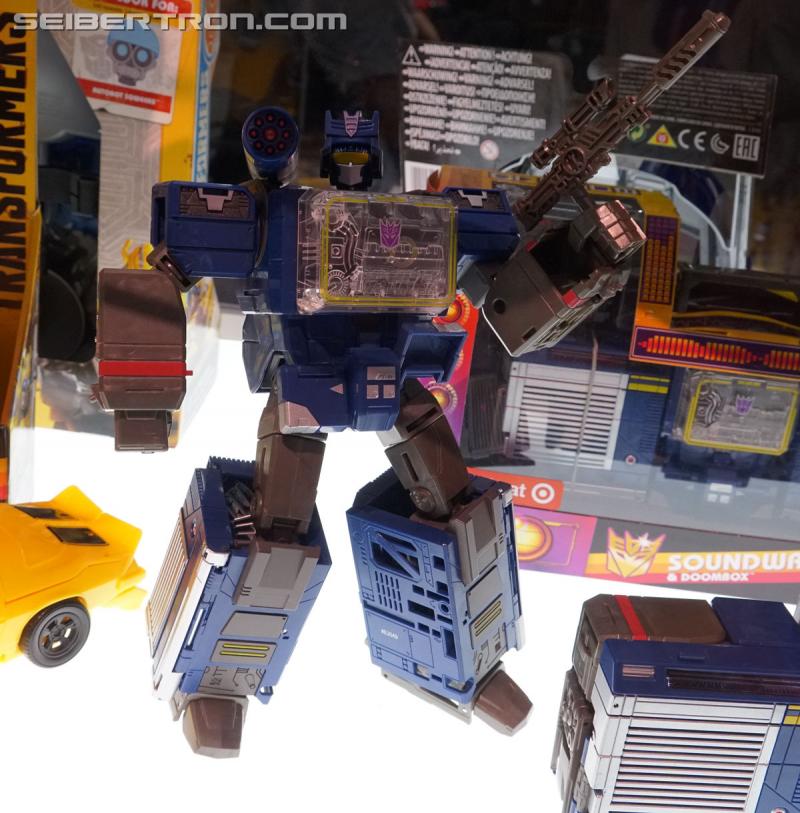 SDCC 2018: Bumblebee Movie Target exclusive products - Transformers Event: DSC06385a