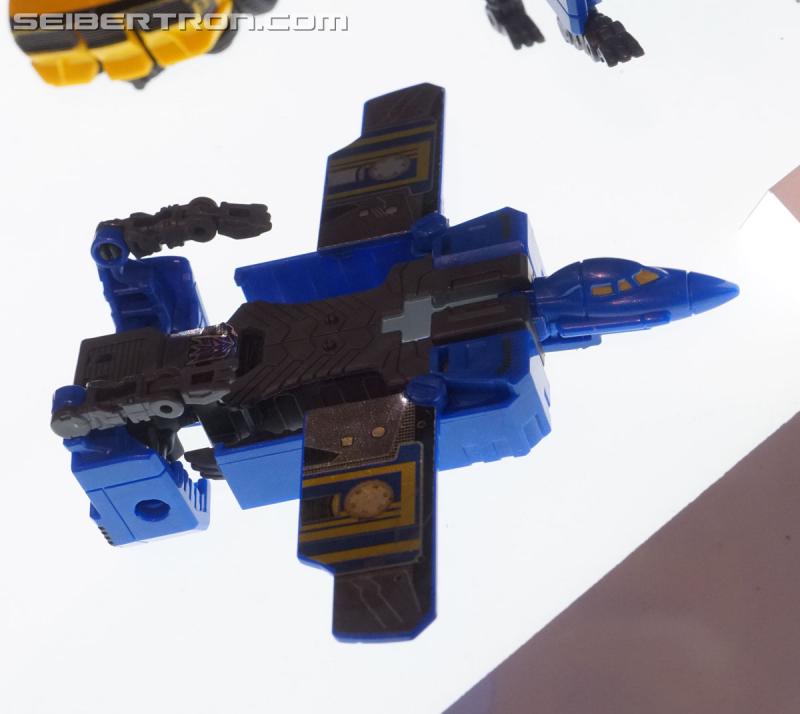 SDCC 2018: Bumblebee Movie Target exclusive products - Transformers Event: DSC06394a