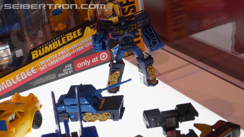 SDCC 2018: Bumblebee Movie Target exclusive products - Transformers Event: DSC06396