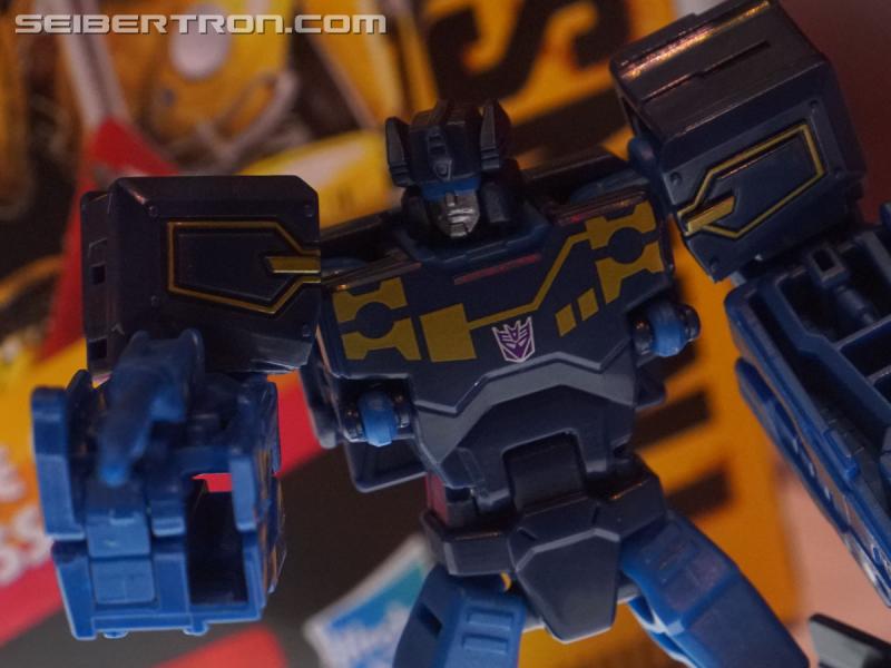 SDCC 2018: Bumblebee Movie Target exclusive products - Transformers Event: DSC06397a