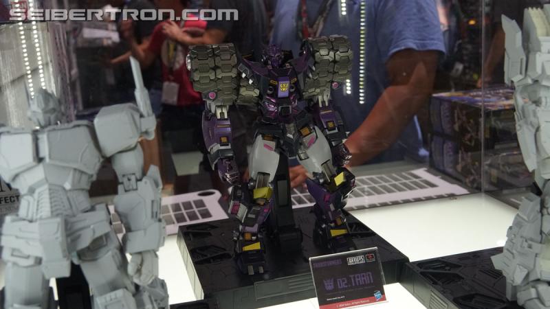 SDCC 2018: Licensed Transformers products - Transformers Event: DSC06928