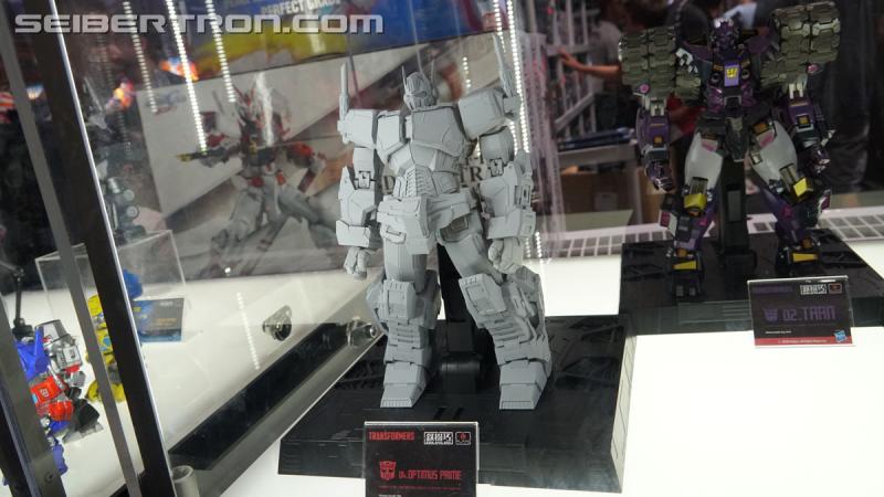 SDCC 2018: Licensed Transformers products - Transformers Event: DSC06935