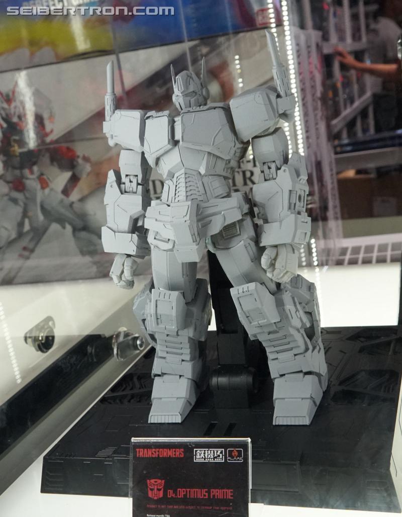 SDCC 2018: Licensed Transformers products - Transformers Event: DSC06935a