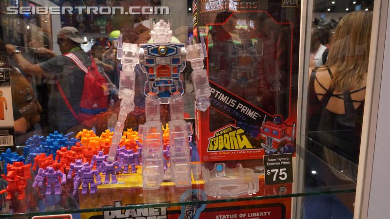 SDCC 2018: Licensed Transformers products - Transformers Event: DSC06958