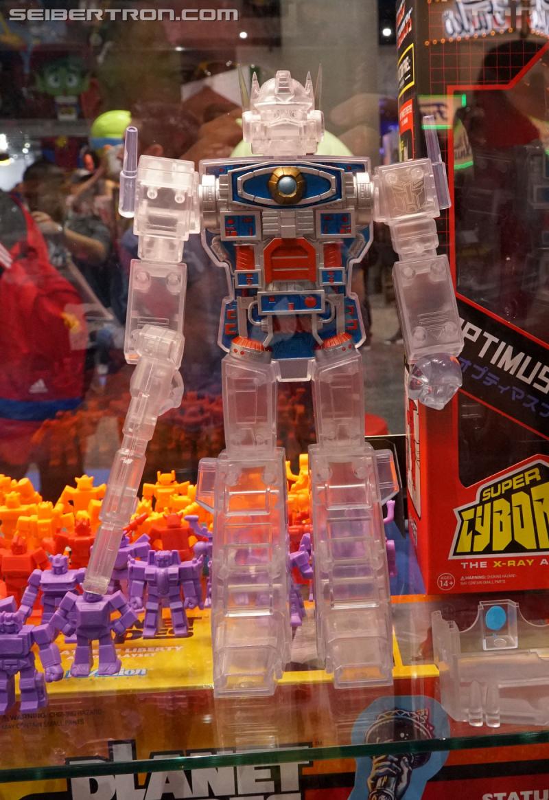 SDCC 2018: Licensed Transformers products - Transformers Event: DSC06958a