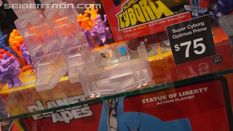 SDCC 2018: Licensed Transformers products - Transformers Event: DSC06961