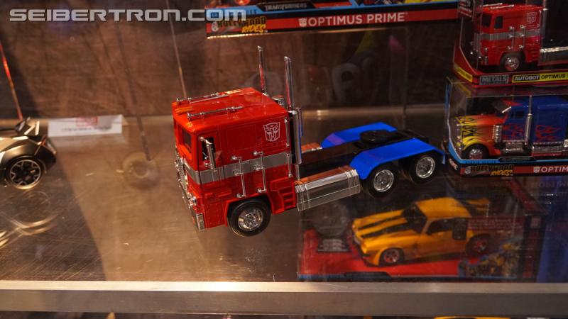 SDCC 2018: Licensed Transformers products - Transformers Event: DSC07003