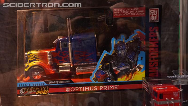 SDCC 2018: Licensed Transformers products - Transformers Event: DSC07004
