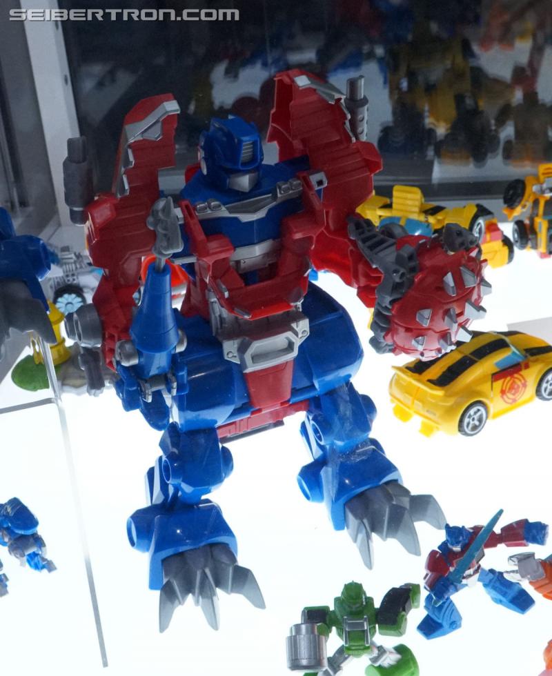 SDCC 2018: Transformers Rescue Bots products - Transformers Event: DSC06753b