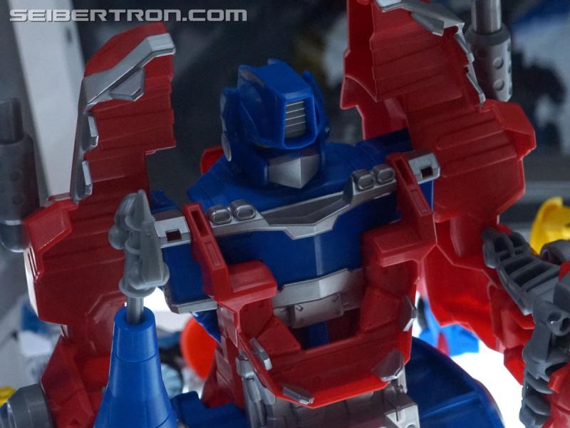 SDCC 2018: Transformers Rescue Bots products - Transformers Event: DSC06754a