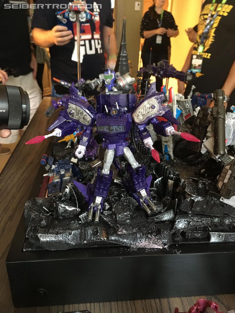 Transformers News: Seibertron.com Gallery and Video of Transformers War for Cybertron: Siege from #NYCC