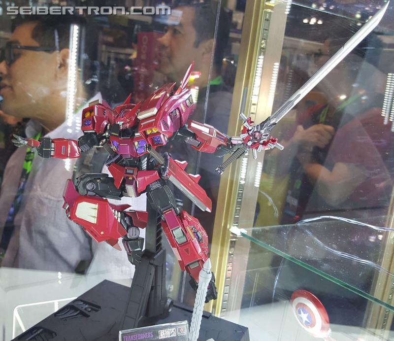 NYCC 2018: NYCC 2018: Flame Toys Transformers Products - Transformers Event: Flame Toys 017