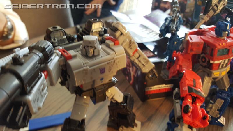 NYCC 2018 - War for Cybertron Wave 1 Unboxing Event