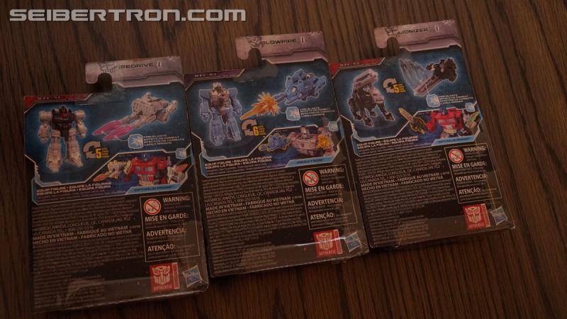 Transformers News: Unboxing Event gallery and video for Transformers War for Cybertron: SIEGE