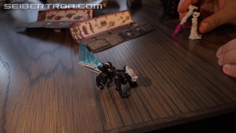 NYCC 2018: War for Cybertron Wave 1 Unboxing Event - Transformers Event: DSC08825
