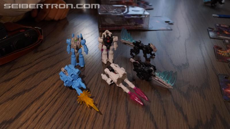 Transformers News: Unboxing Event gallery and video for Transformers War for Cybertron: SIEGE