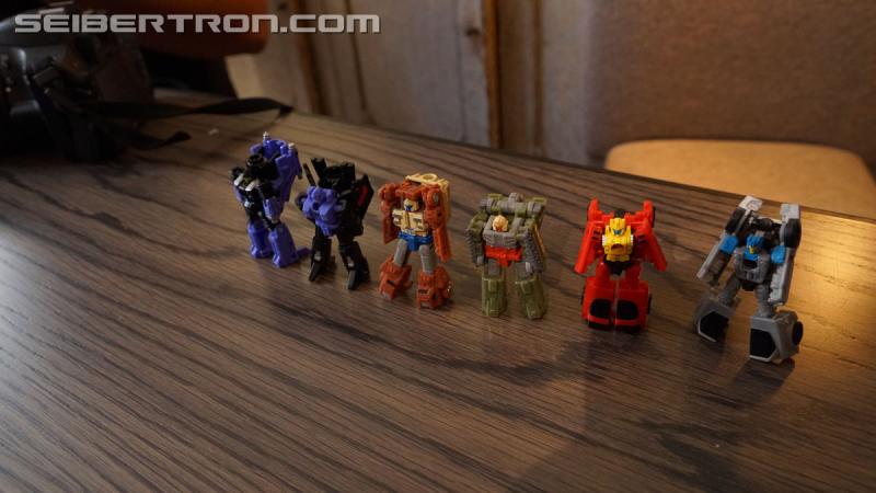 Transformers News: Unboxing Event gallery and video for Transformers War for Cybertron: SIEGE