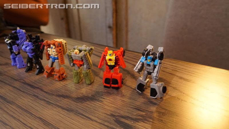 NYCC 2018: War for Cybertron Wave 1 Unboxing Event - Transformers Event: DSC08838