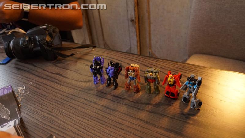 NYCC 2018 - War for Cybertron Wave 1 Unboxing Event