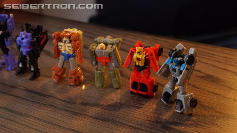 Transformers News: Unboxing Event gallery and video for Transformers War for Cybertron: SIEGE