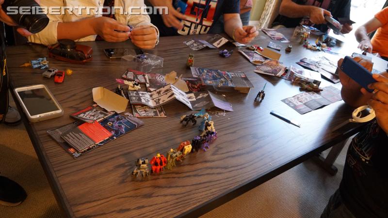 NYCC 2018: War for Cybertron Wave 1 Unboxing Event - Transformers Event: DSC08847
