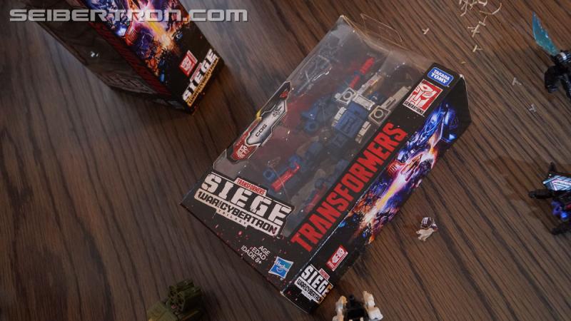 NYCC 2018: War for Cybertron Wave 1 Unboxing Event - Transformers Event: DSC08849