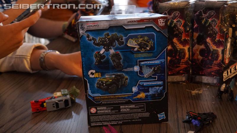 NYCC 2018: War for Cybertron Wave 1 Unboxing Event - Transformers Event: DSC08854