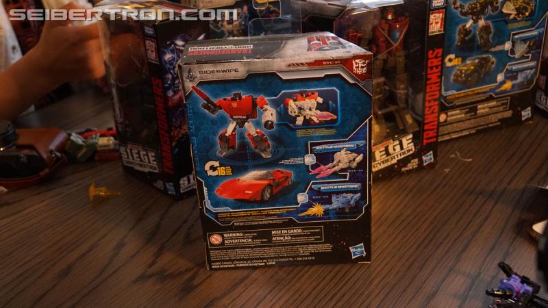 NYCC 2018: War for Cybertron Wave 1 Unboxing Event - Transformers Event: DSC08866