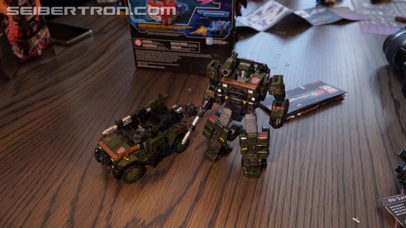 NYCC 2018: War for Cybertron Wave 1 Unboxing Event - Transformers Event: DSC08903